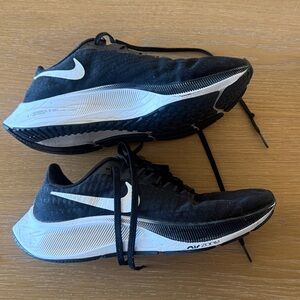 Nike Women's Zoom Pegasus Black and White Running Trainers